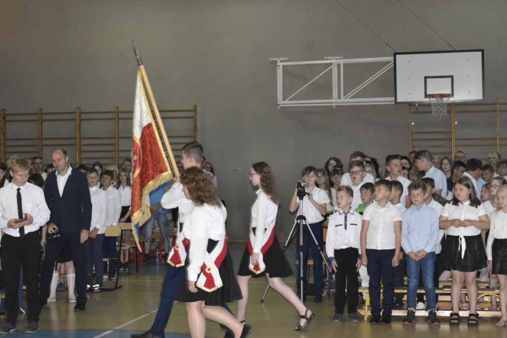 Zakonczenie roku 2022 klasy 1-7 (12)