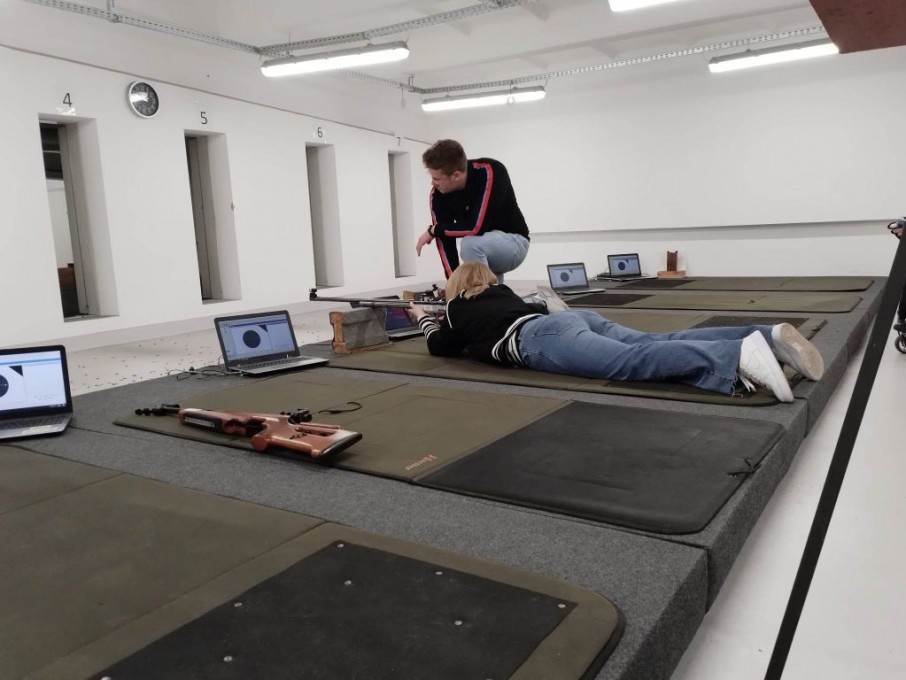 received_195333169948196