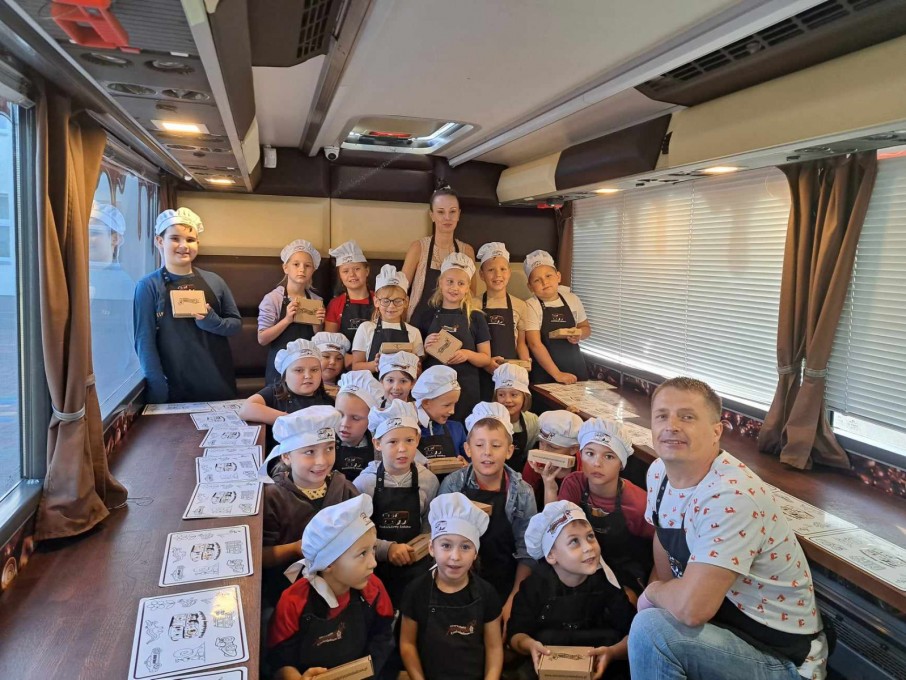 received_980903813123596