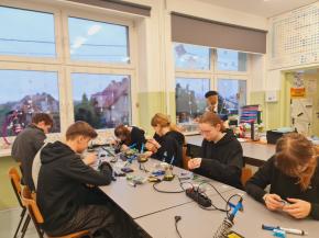 Zajęcia rozwijające kreatywność-lutowanie