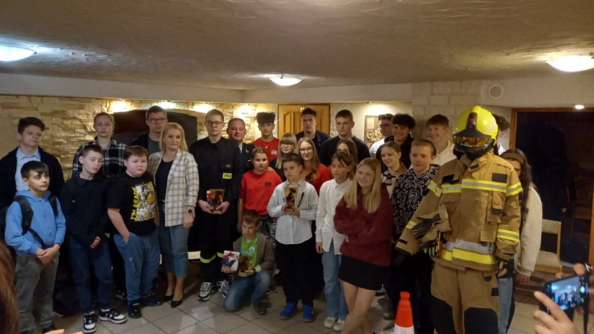 młodzież zapobiega pożarom (1)