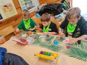 Wycieczka do parku dinozaurów