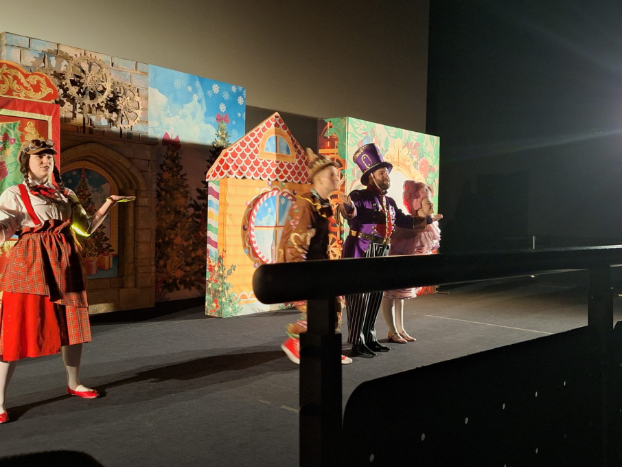 „Dziadek do orzechów, dwa królestwa” (12)