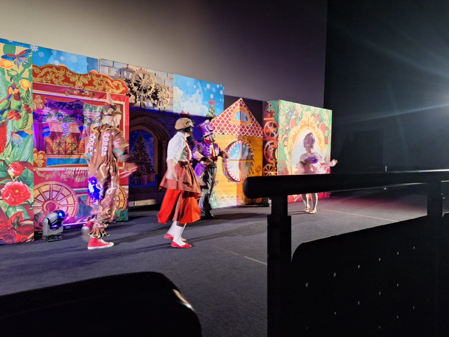 „Dziadek do orzechów, dwa królestwa” (7)